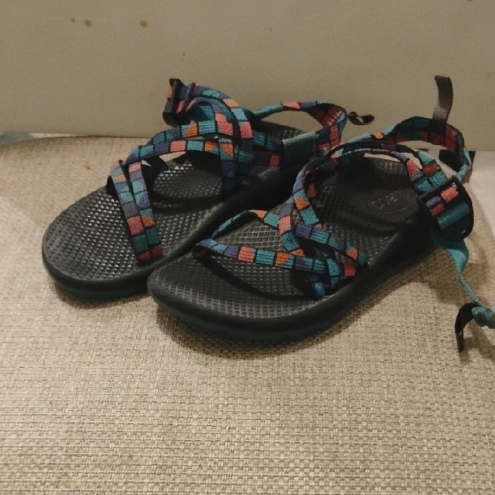 Chaco Sandalia Size 2 Kids
